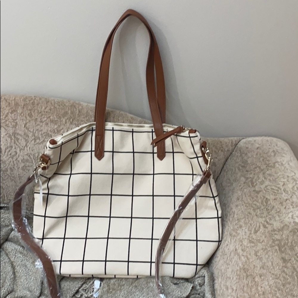 Brand new old navy tote/crossbody bag.